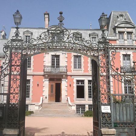 Bed and Breakfast Chateau Sallandrouze Обюссон Экстерьер фото